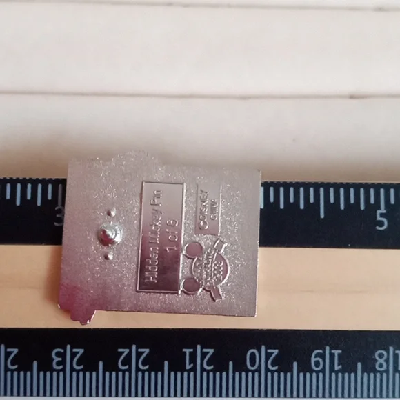 DISNEY HIDDEN MICKEY CHIP CALIFORNIA PIN - Picture 4 of 5